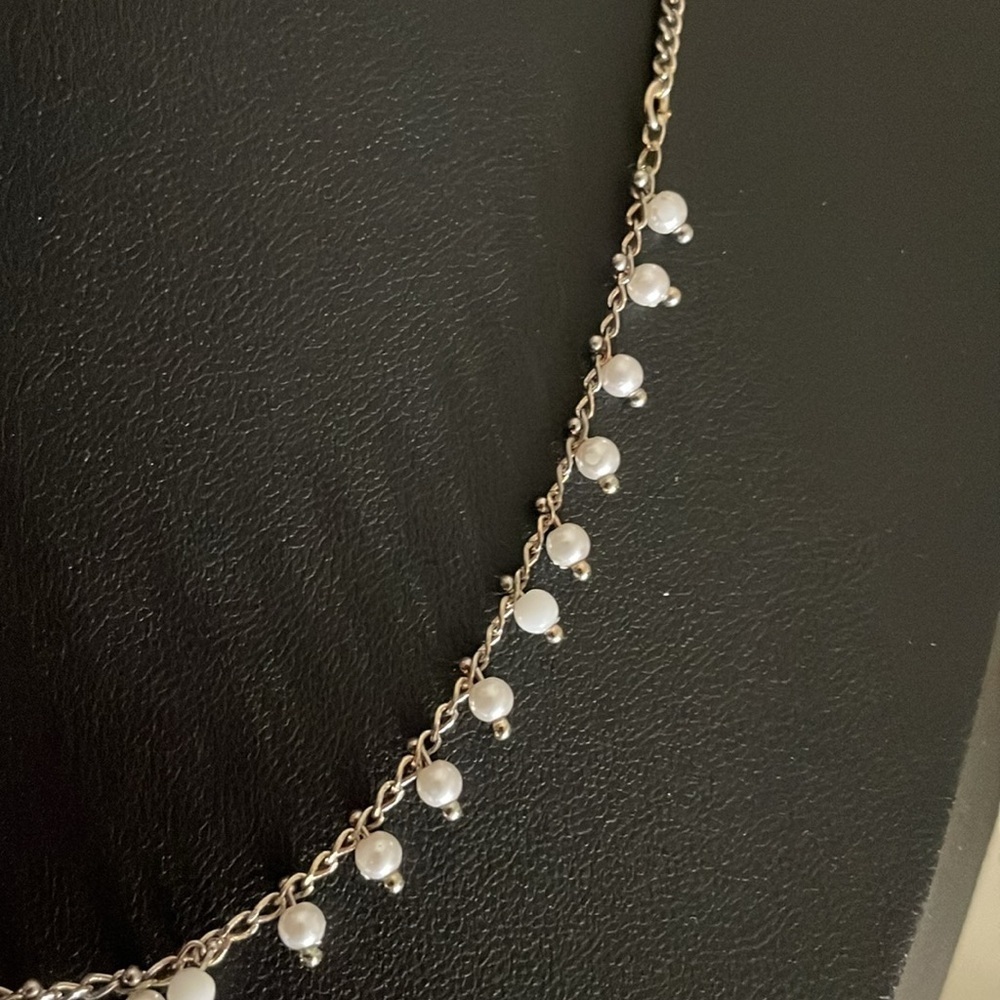 Beautiful Short Length Pearl Necklace - Picture 4 of 5
